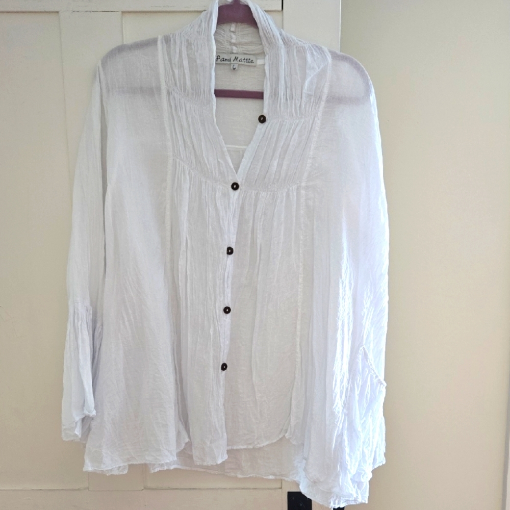 JP and Mattie Crinkle Cotton Top Bell Sleeves White L